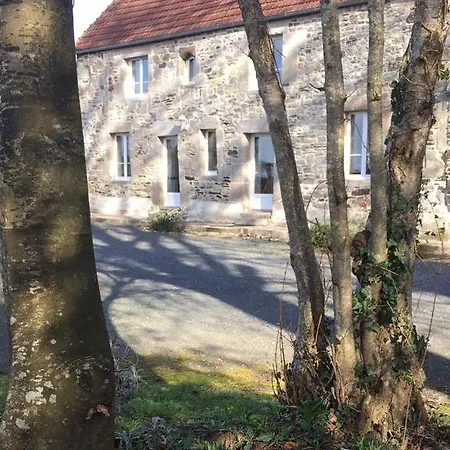 La Maison Perchee Le Vast