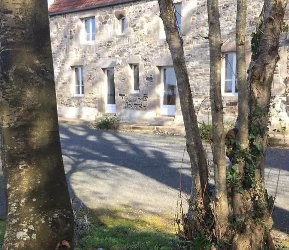 La Maison Perchée Le Vast