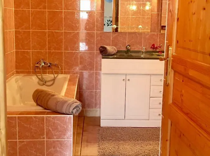 La Maison Perchée Hébergement de vacances Le Vast